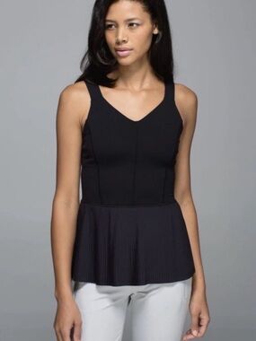 Lululemon City Tank Sz 8 pleated top black peplum yoga